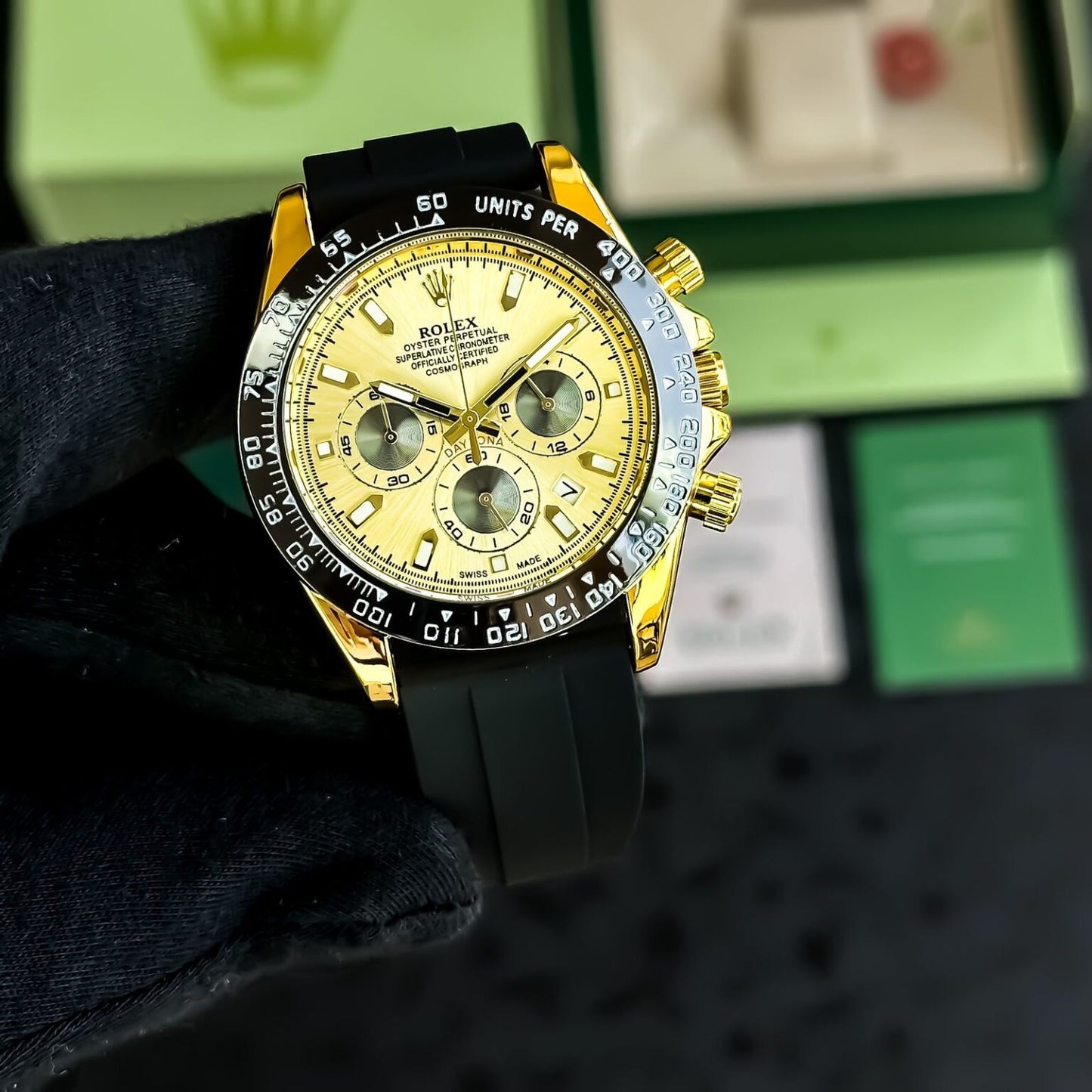 Rolex Daytona full gold with black strap